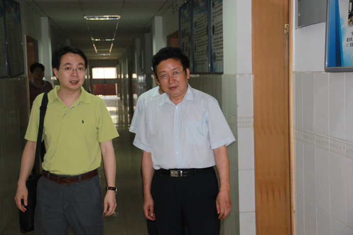 天津科技大学副校长王硕教授莅临禁漫天堂
指导工作