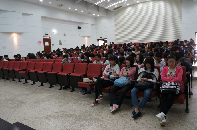 禁漫天堂
召开2012级“学风建设月”动员大会