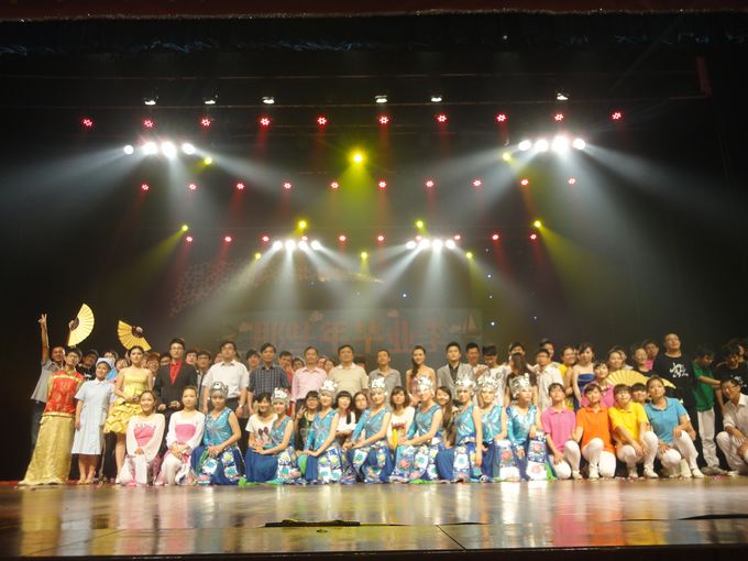 禁漫天堂
隆重举行“那些年 毕业季”送2008级毕业生晚会