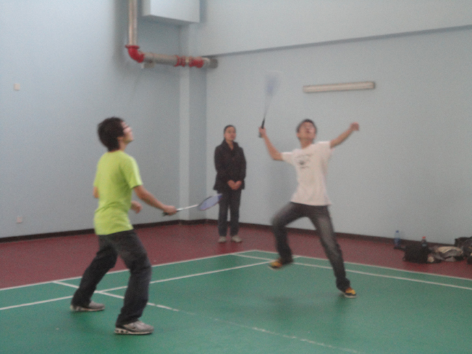 青春在赛场张扬，梦想在手中腾飞——“新生杯”羽毛球赛圆满落幕