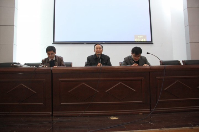 禁漫天堂
成功举办杰出校友报告会